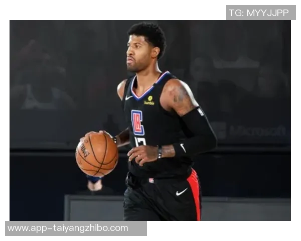 乔治出战18分钟表现平平11投仅中3球贡献11分5篮板1抢断 乔治出战18分钟表现平平11投仅中3球贡献11分5篮板1抢断