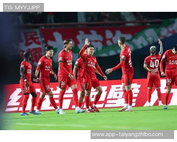 河南队今日启程前往上海浦东备战与海港热身赛全力以赴争取胜利